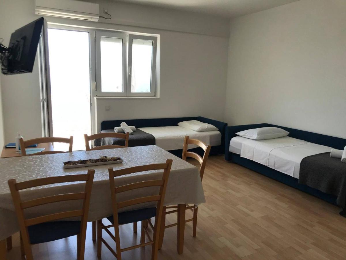 Apartment Silvano Murter